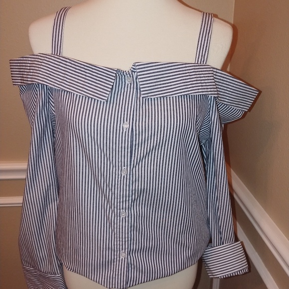 Navy blue and White off the shoulder - Picture 7 of 8